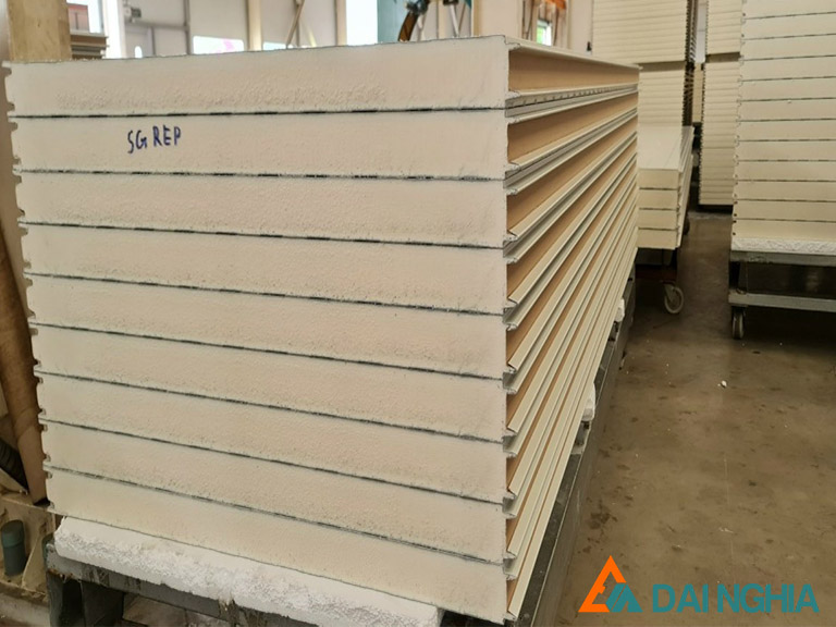 Cấu tạo chi tiết của tấm Panel Pu